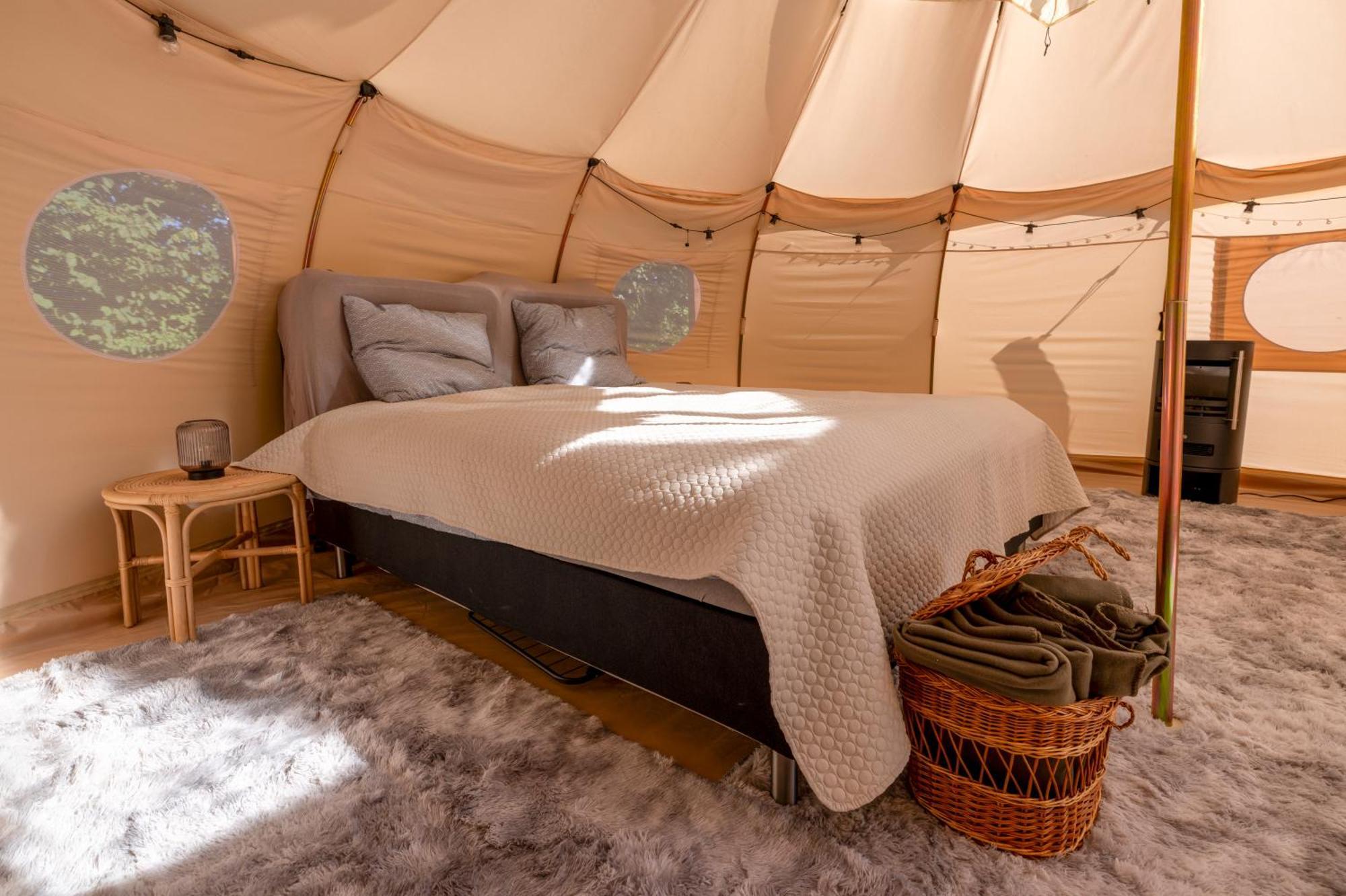 Отель Holmegaard Vin Og Glamping Dannemare Экстерьер фото